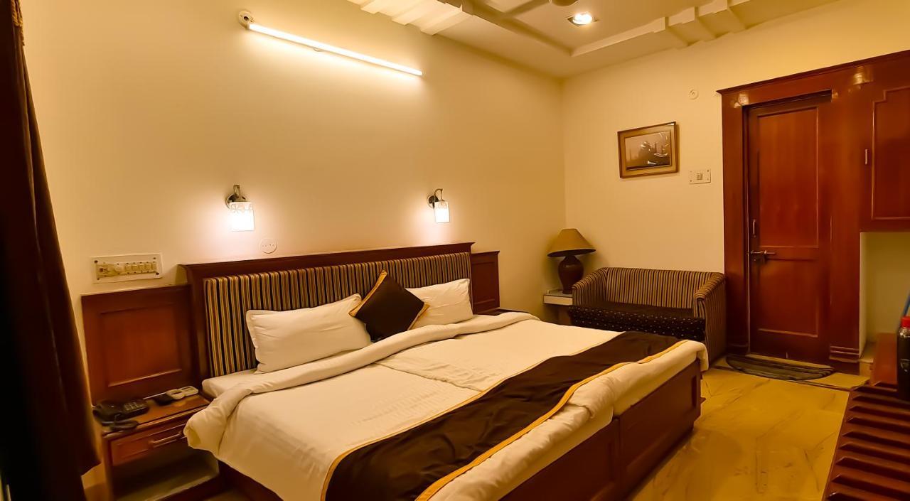 Kamal Hotel Agra  Bagian luar foto
