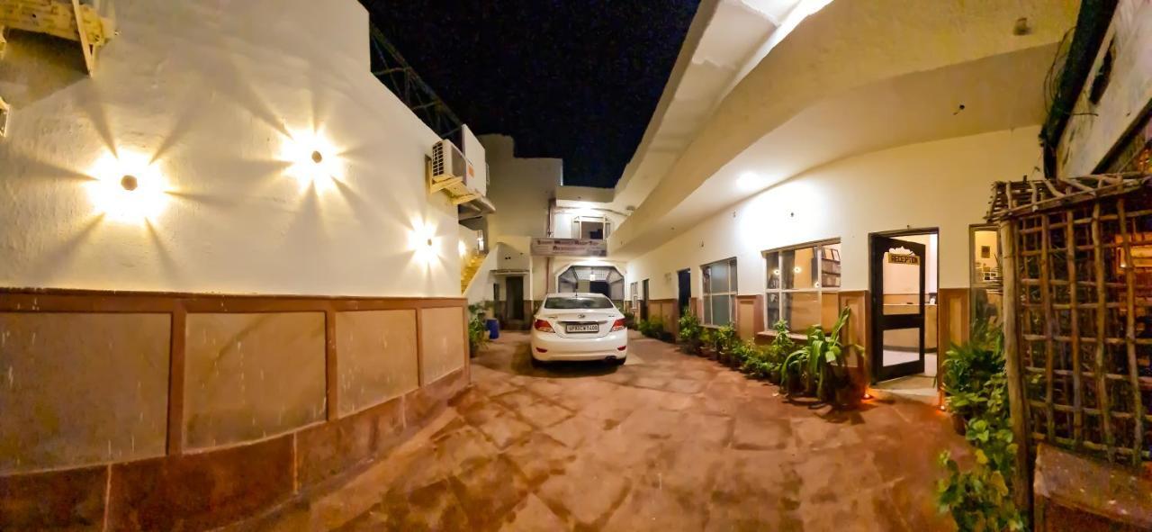 Kamal Hotel Agra  Bagian luar foto