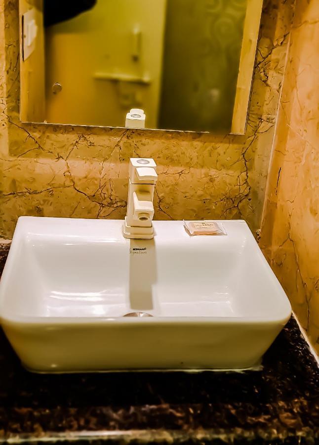 Kamal Hotel Agra  Bagian luar foto