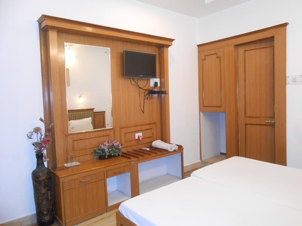 Kamal Hotel Agra  Bagian luar foto