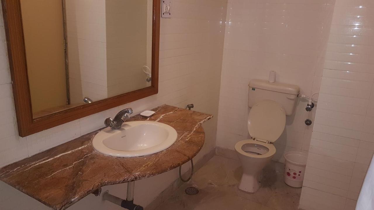 Kamal Hotel Agra  Bagian luar foto